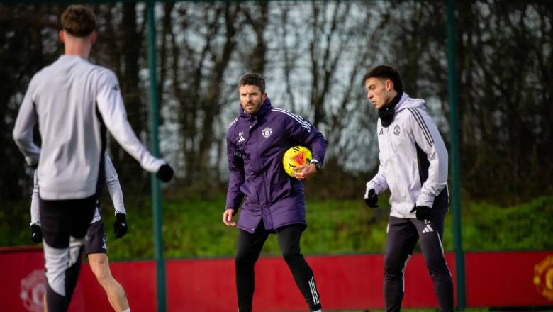 Michael Carrick's first session: Two AFCON stars rejoin Man Utd squad - Ảnh 2