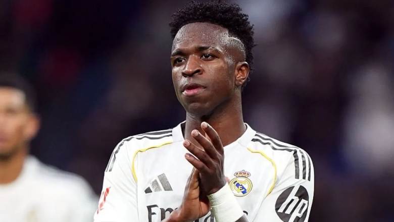 Mbappe rallies around Vinicius Jr. with Brazilian star visibly shaken by pre-match jeers - Ảnh 3