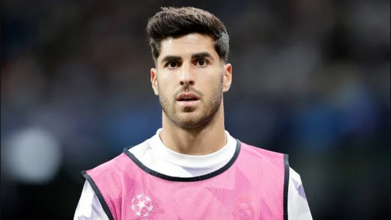 Asensio stood out for his handsome looks, influenced by his Spanish and Dutch heritage