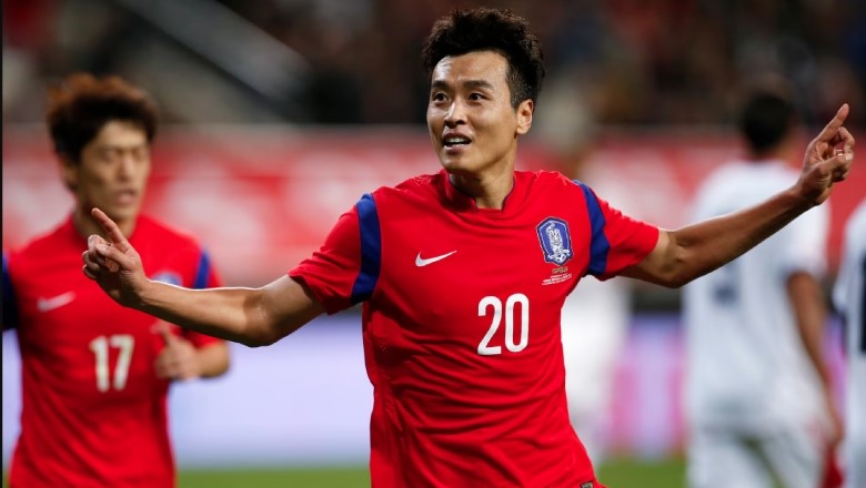 Lee Dong-gook is a prolific striker with the goal-scoring record in K-League history