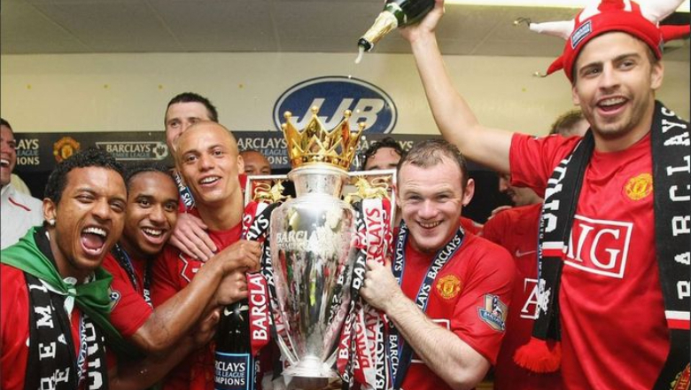 Early in his career at Man United, Piqu&eacute; also won the Premier League and Champions League