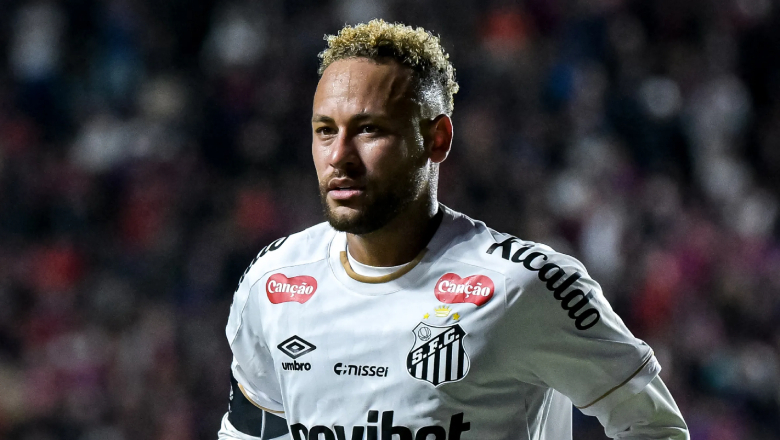 Elite ball-handling remains a core part of the number 10 role occupied by Neymar today